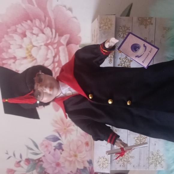 Porcelain doll graduated doll new - Picture 2 of 12